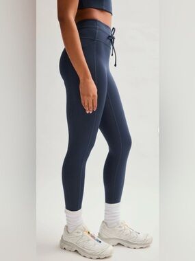 NWT GIRLFRIEND COLLECTIVE Compressive Drawstring Pocket Legging in Skyline